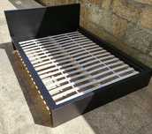 Cama + estrado IKEA 140x200cm (MALM + LONSET) como novos