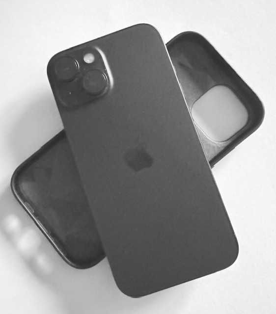 iPhone 15 na gwarancji w idealnym stanie