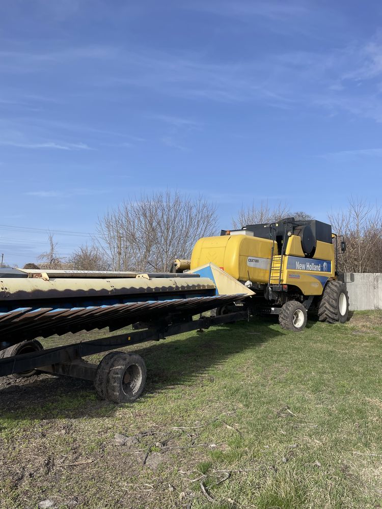 Комбайн New Holland CSX7080