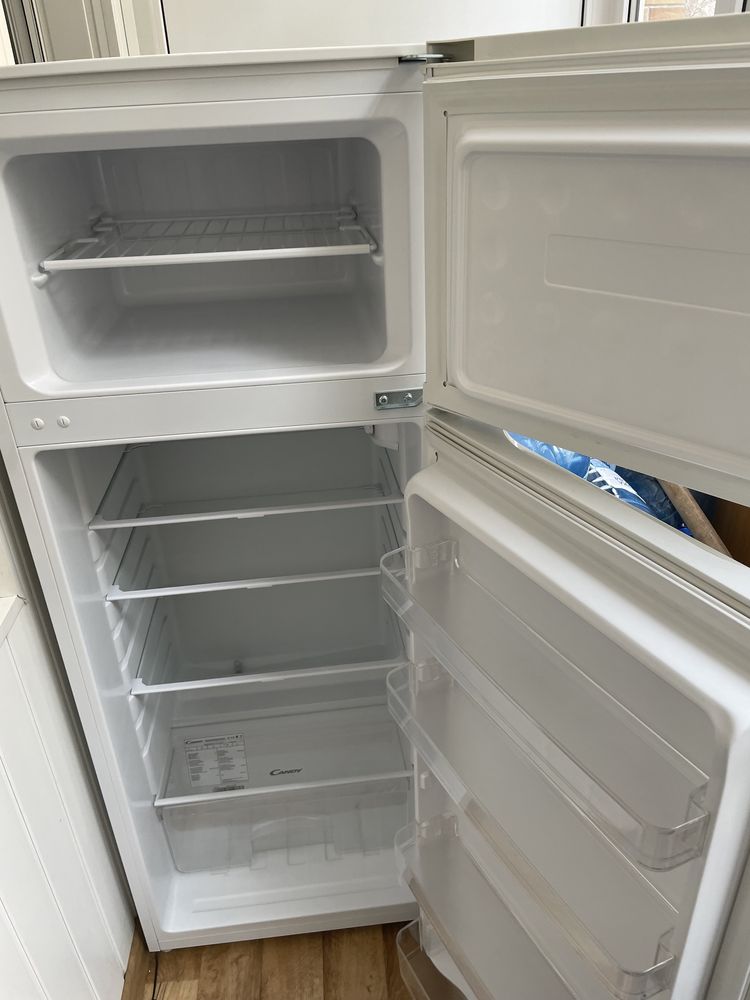 Продам холодильник CANDY CCBS 6182 W