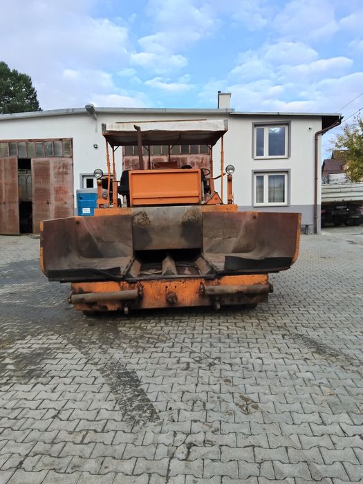 Rozściełacz kołowy do asfaltu