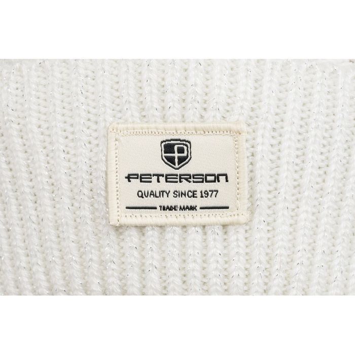 biała czapka zimowa z pomponem w naturalnym odcieniu - peterson