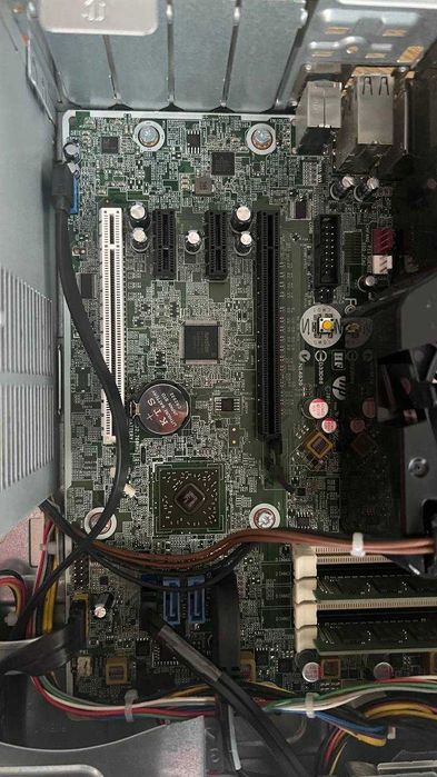 Komputer HP EliteDesk 705 G2 + monitor NEC 19”