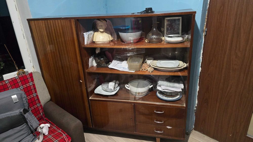 Kredensik PRL-u zabytkowy