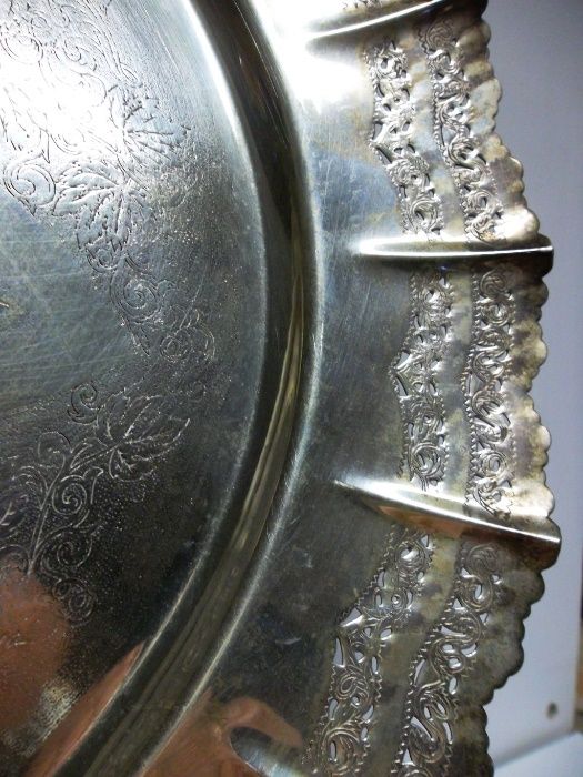 43 cm - antigo tabuleiro - grande prato em casquinha marcada ART PRATA