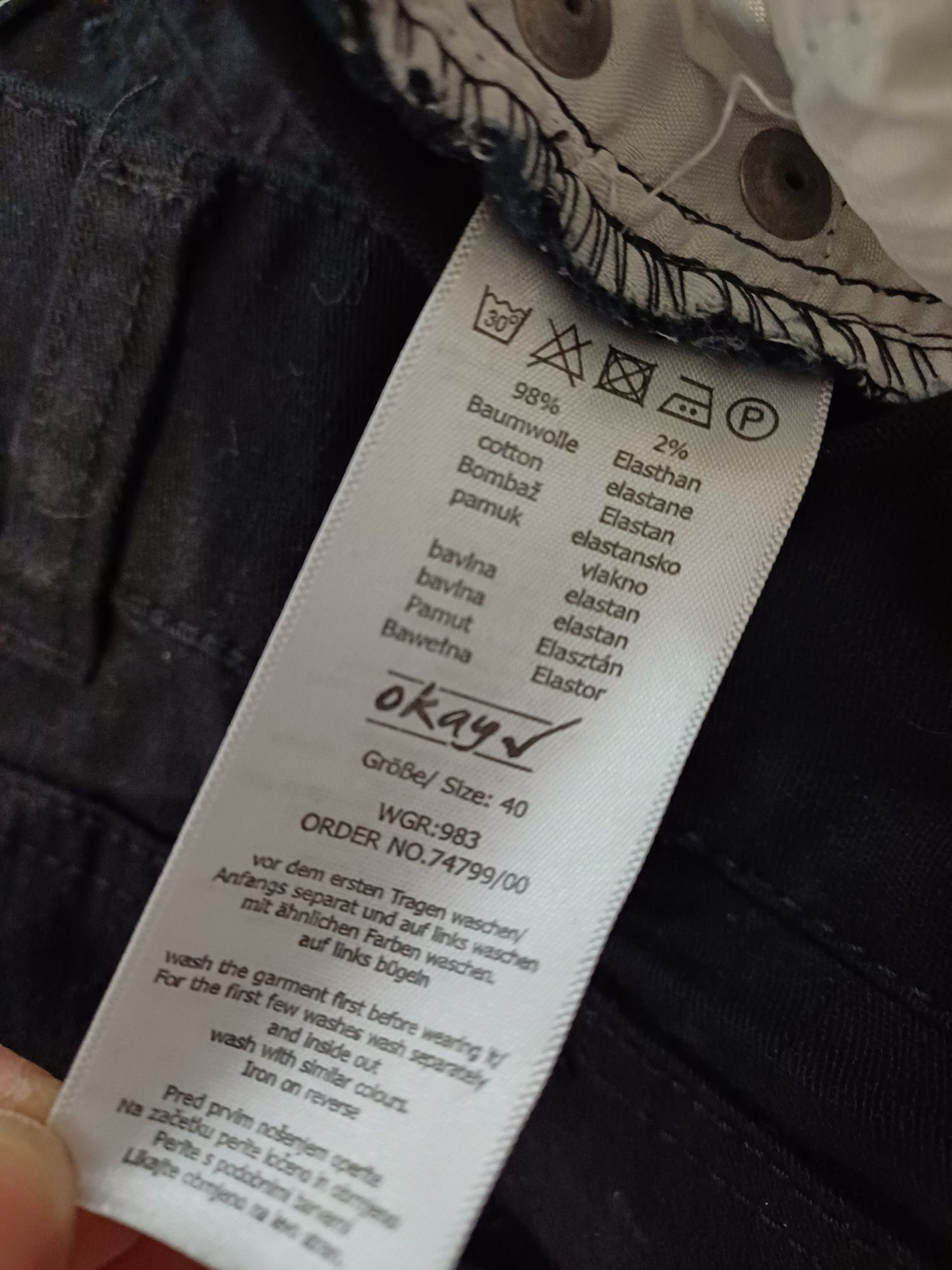 Czarne miękkie jeansy damskie Okay r. 40