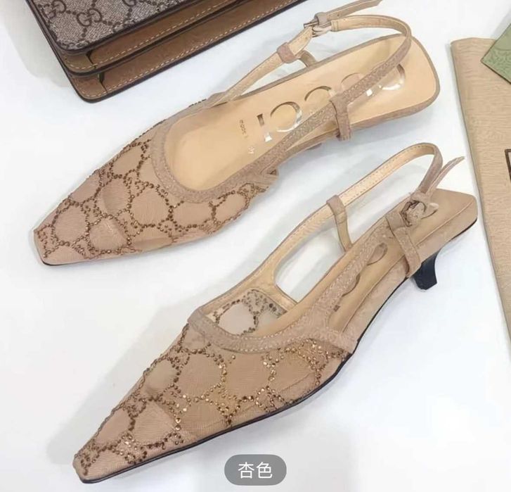 Жіночі туфлі Gucci Гучі бежеві , на низькому каблучку