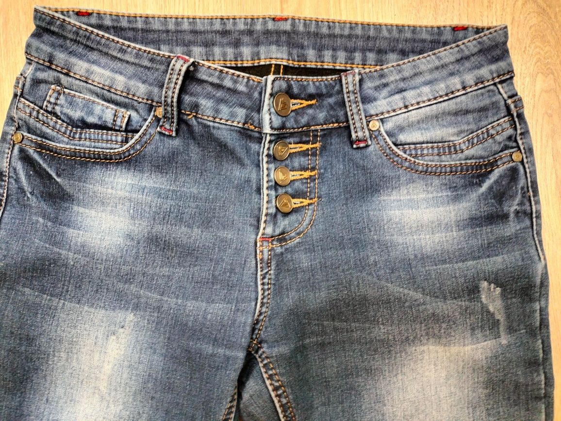 Жіночі джинси 27 розмір