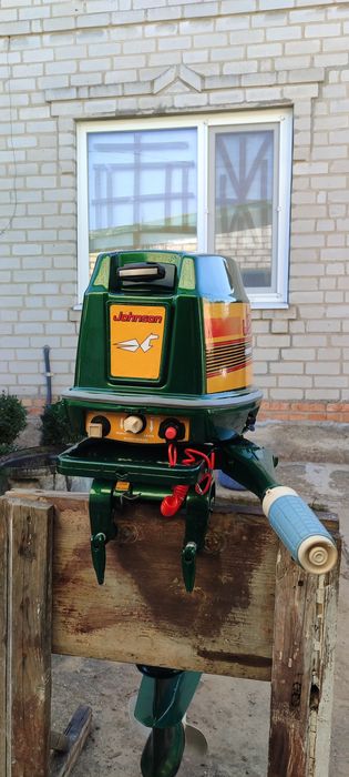 Лодочний мотор Johnson 20 Evinrude двигун човна