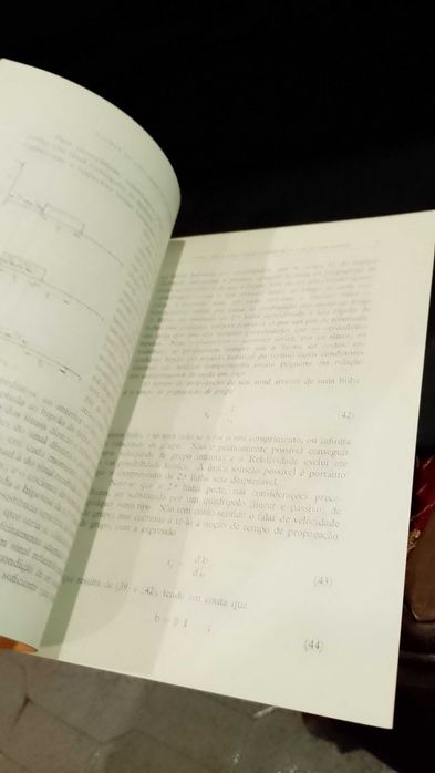 Adaptação imperfeita dos Quadripolos 1972 Manuel Corrêa de Barros