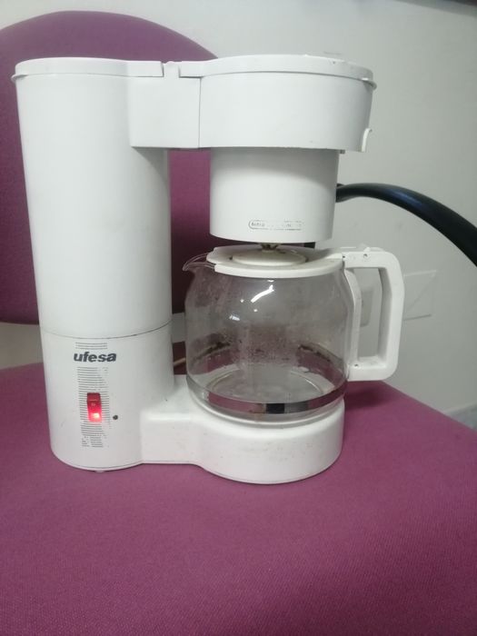 Cafeteira Ufesa branca