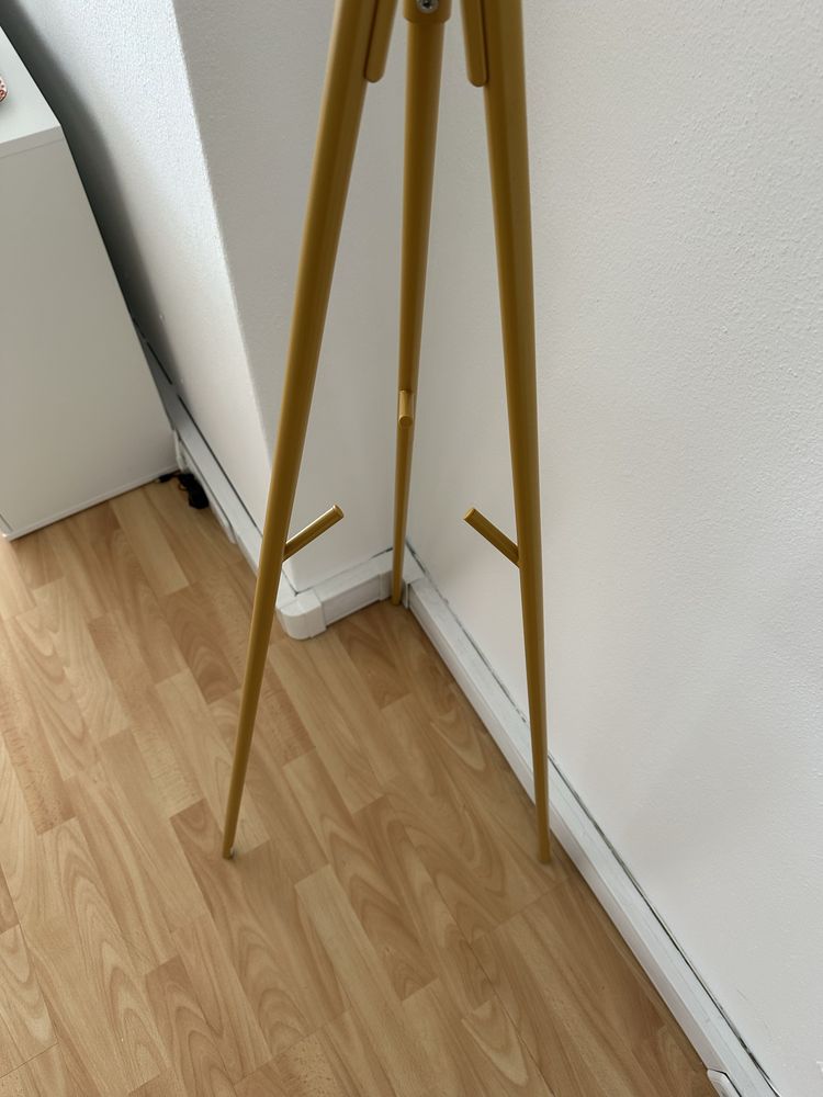 Cabide de pé EKRAR Ikea dourado
