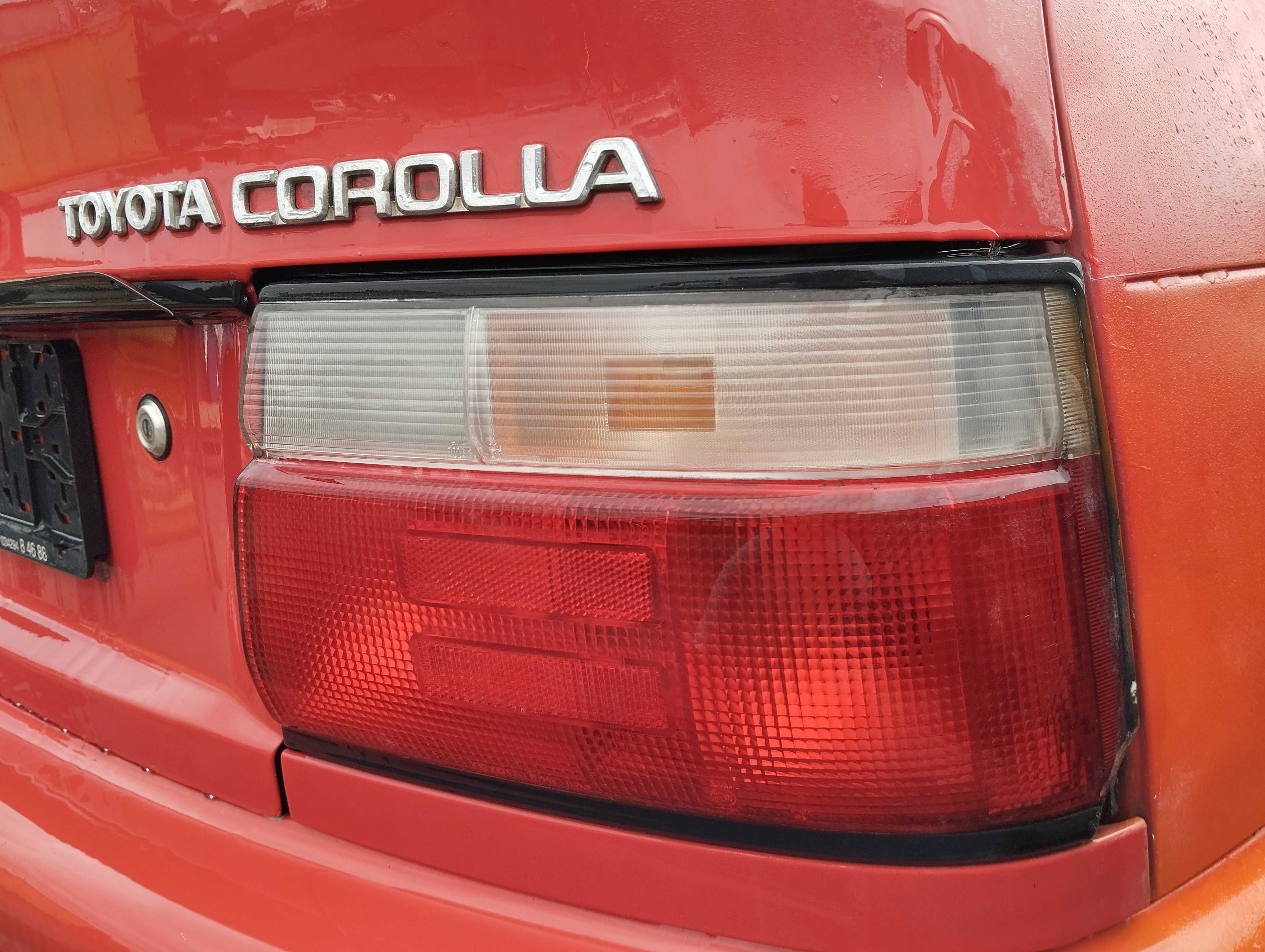 Toyota Corolla AE100 5D 1.4i 1994r.Lampa tylna prawa.