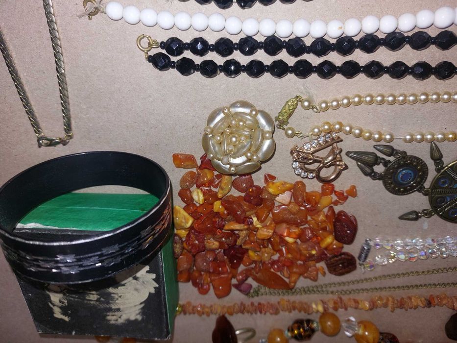 Брошка (кулон, серьги, бижутерия) из СССР.