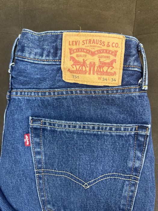 Продам Джинсы Levis