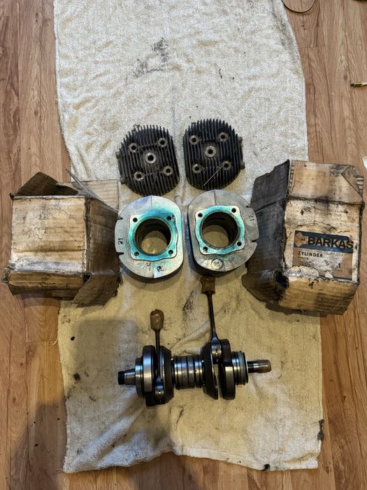 Komplet tez tłoków  Trabant 601