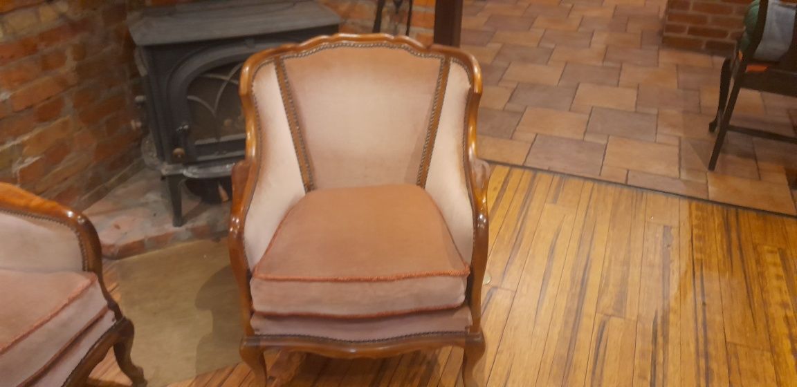 Sofa + 2 fotele + stolik Retro