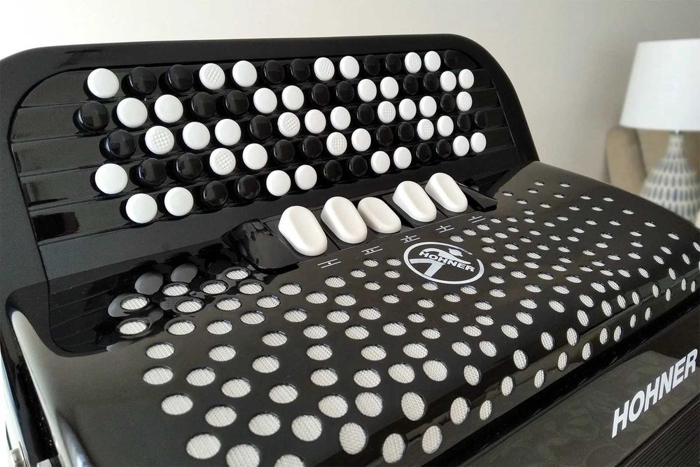Acordeão Hohner Nova III 96