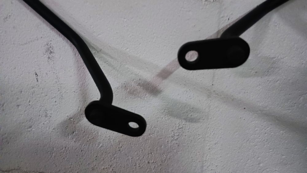 Suportes Alforges Givi para Hornet