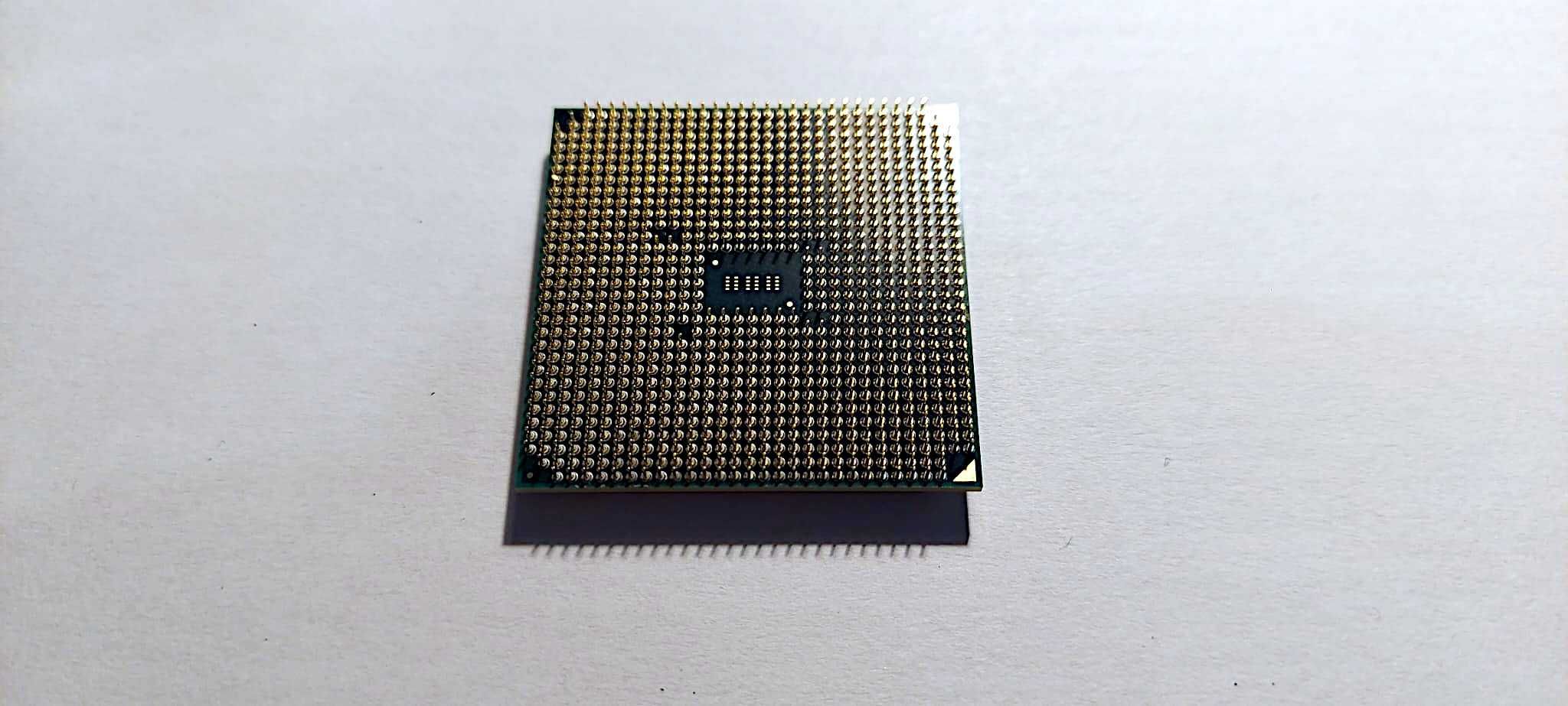 AMD Athlon X4 880K – topowy FM2+ z pudełkiem i naklejką