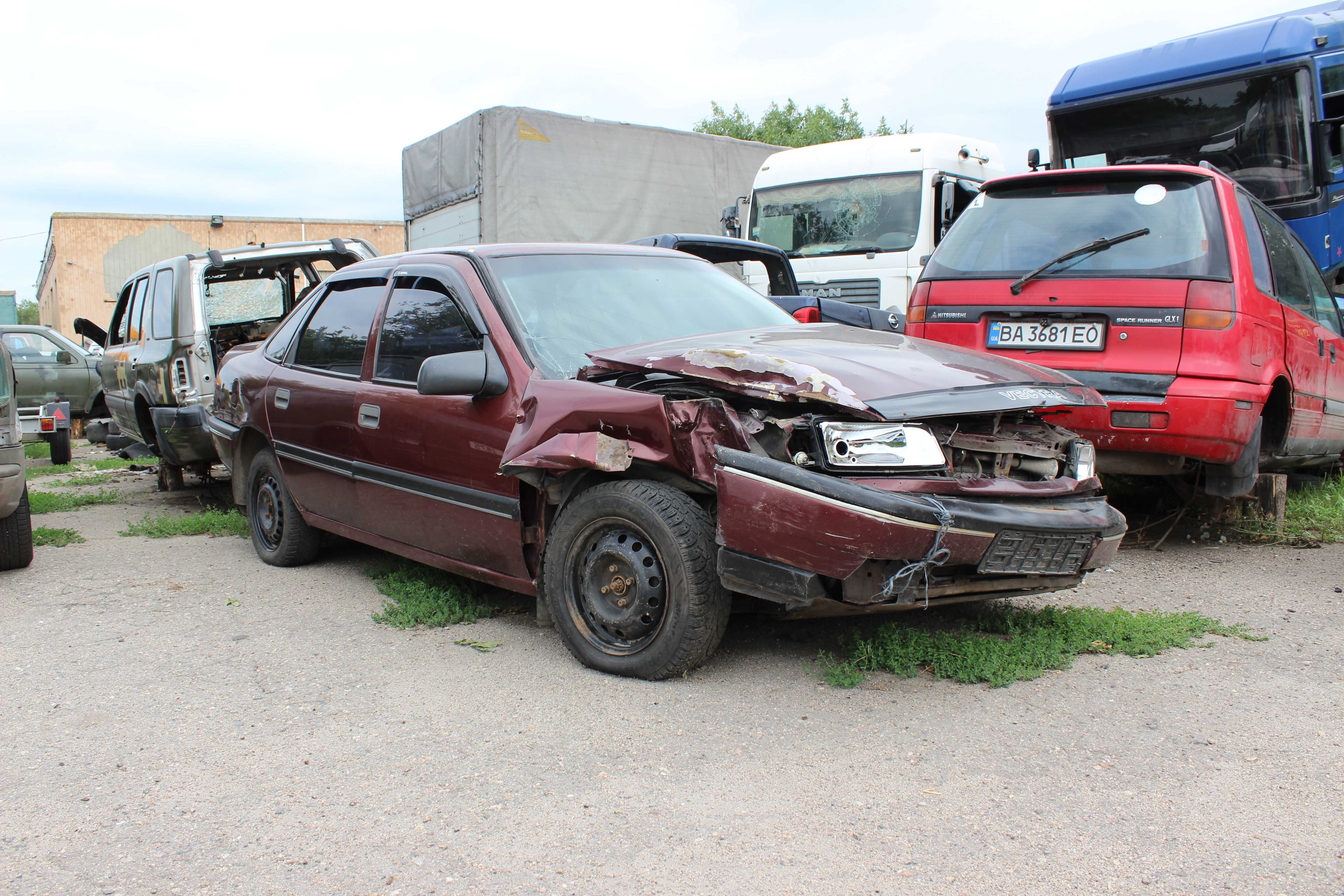 Opel Vectra-A 1990 / Опель Вектра-А 2.0L - запчасти, разборка