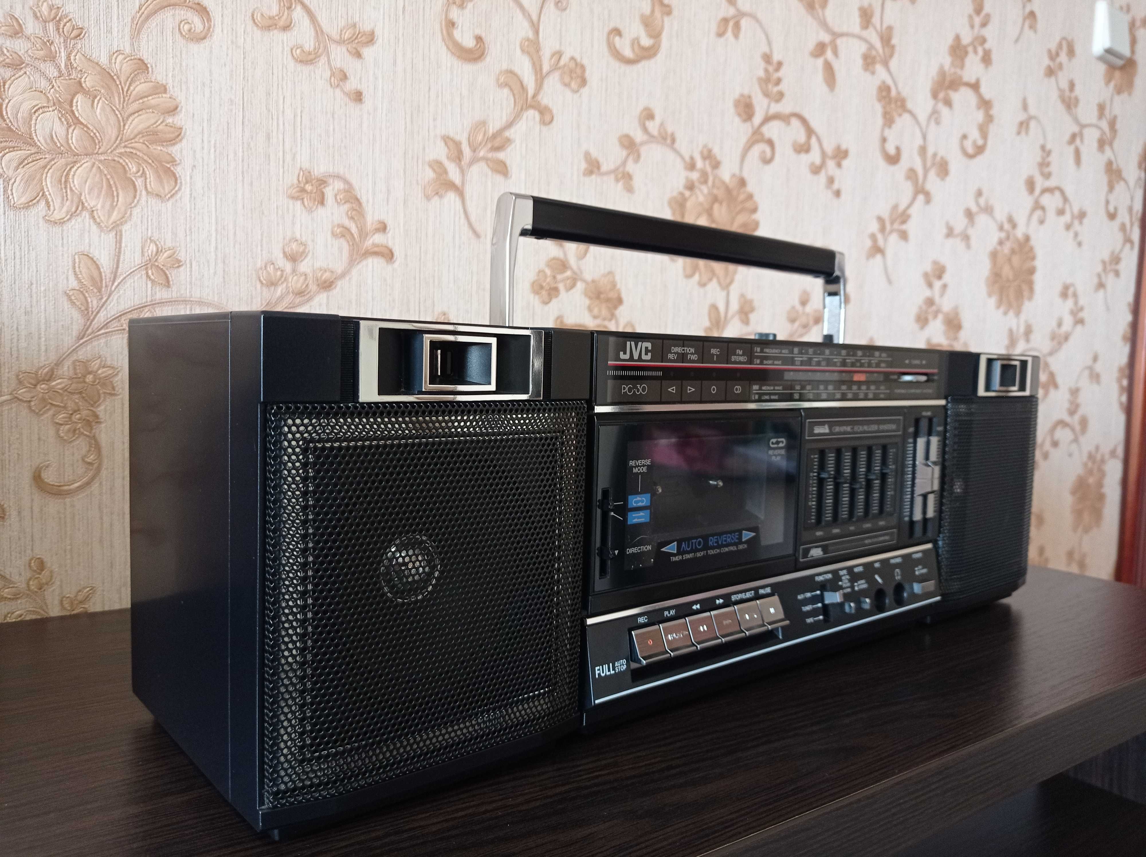 Продам магнитолу JVC-PC30.