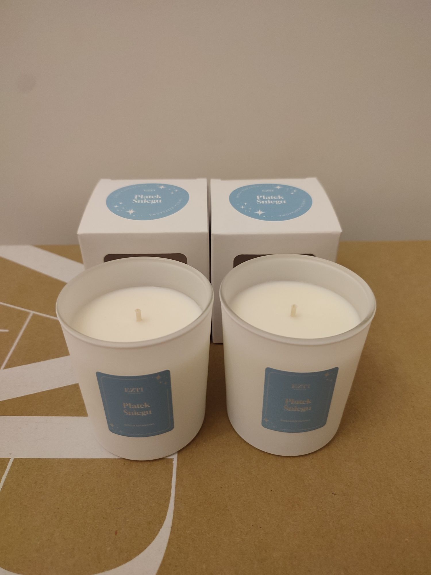 Zestaw 2 świec zapachowych Ezti Candles Płatek Śniegu 120g