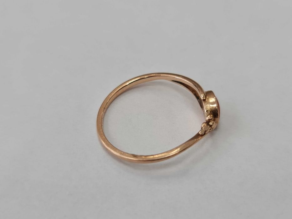 Polska 63-86/ Złoty pierścionek/ 585/ 1.35 gram/ R15/ Koral