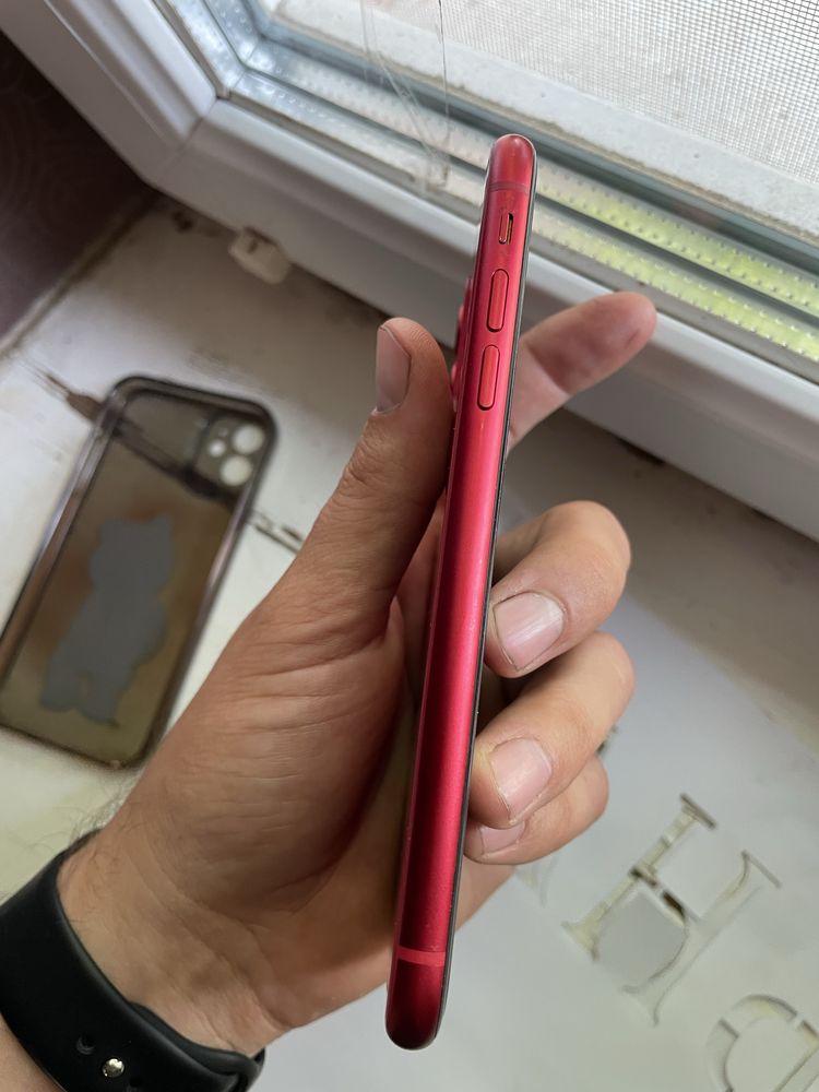 Айфон 11 на 256гб iPhone