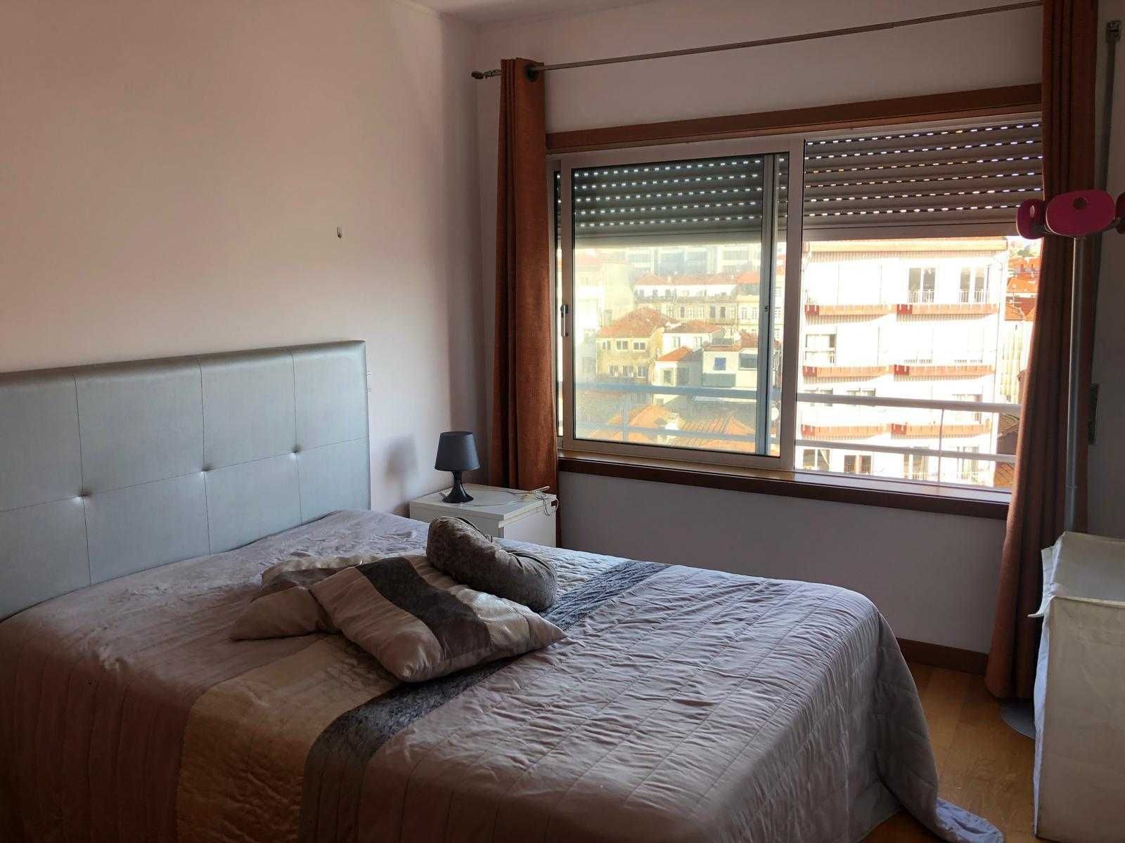 Arrenda-se Apartamento T1 já mobilado na Rua duque de Loulé 246, Porto