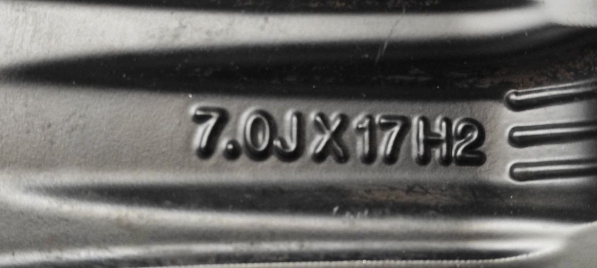 383 Felgi aluminiowe KIA R 17 5x114,3 Bardzo Ładne Czarne