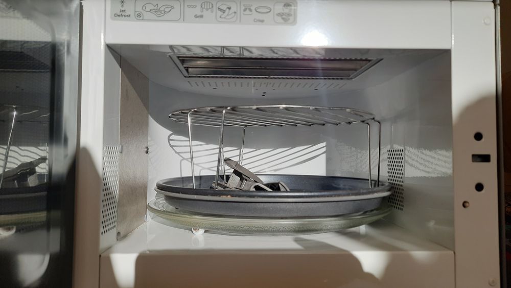 Kuchenka mikrofalowa Whirlpool Max 38/SL
