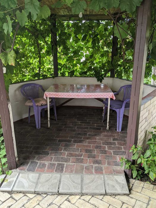 Продается дом с закрытым выходом к озеру. Словянск.