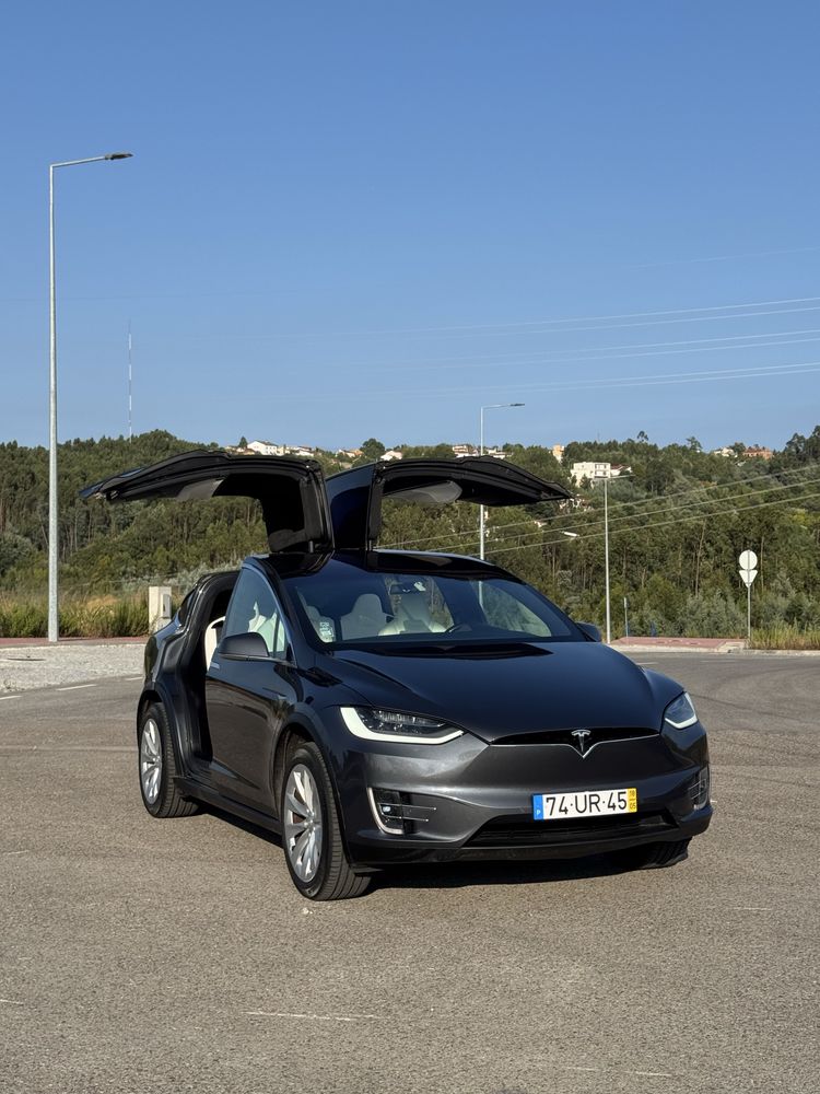 Tesla Model X 100D