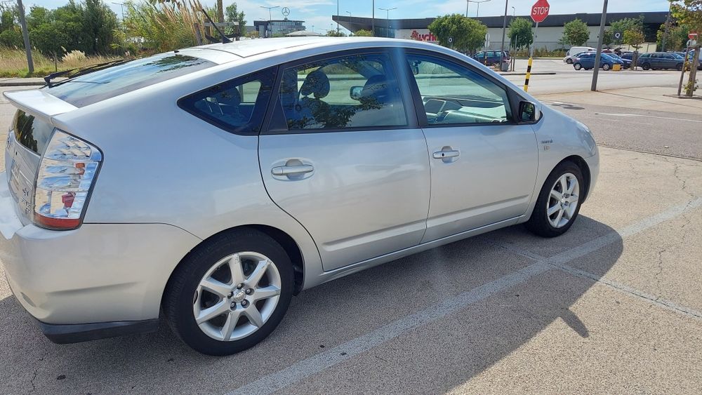 Toyota Prius 1.5 híbrido 2007, caixa automática.