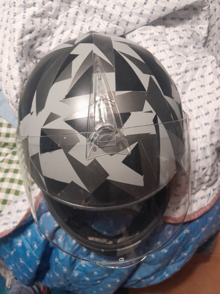 Capacete CABERG tam L / Shark tam M