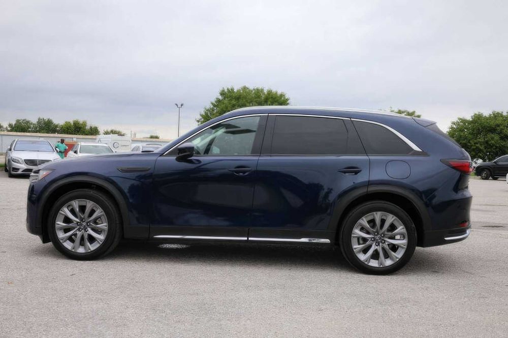 Mazda CX-90      2024