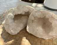 Geode natural de quartzo branco – 4,5 kg – decoração energética