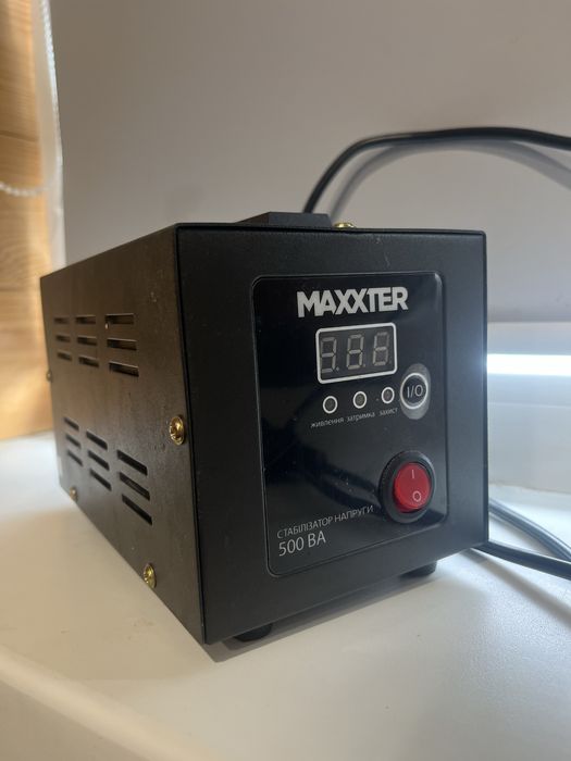 Стабілізатор напруги Maxxter 500ВА