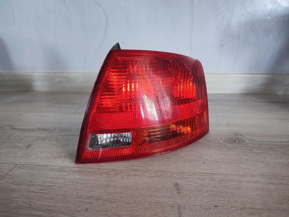 Lampa prawa tylna tył Audi a4