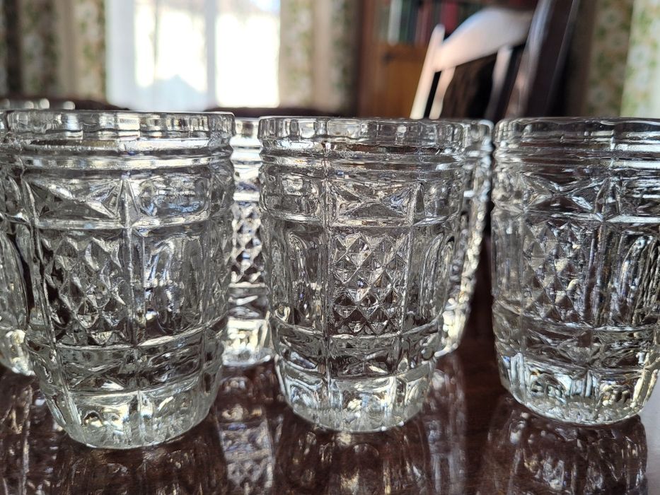 Хрустальні стакани