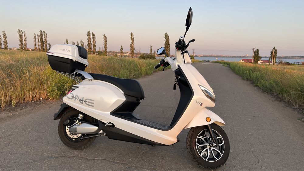 Электроскутер AIMA M3 Li (White) 1440 Wh