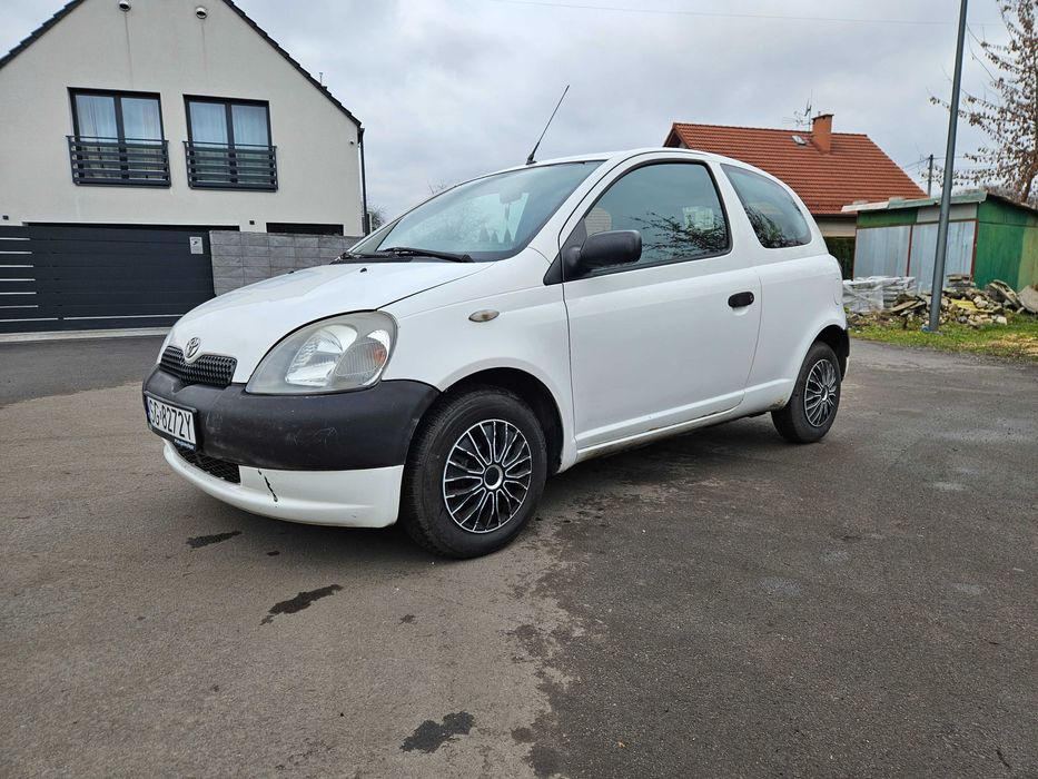 Toyota Yaris, tania i dobra, długie opłaty