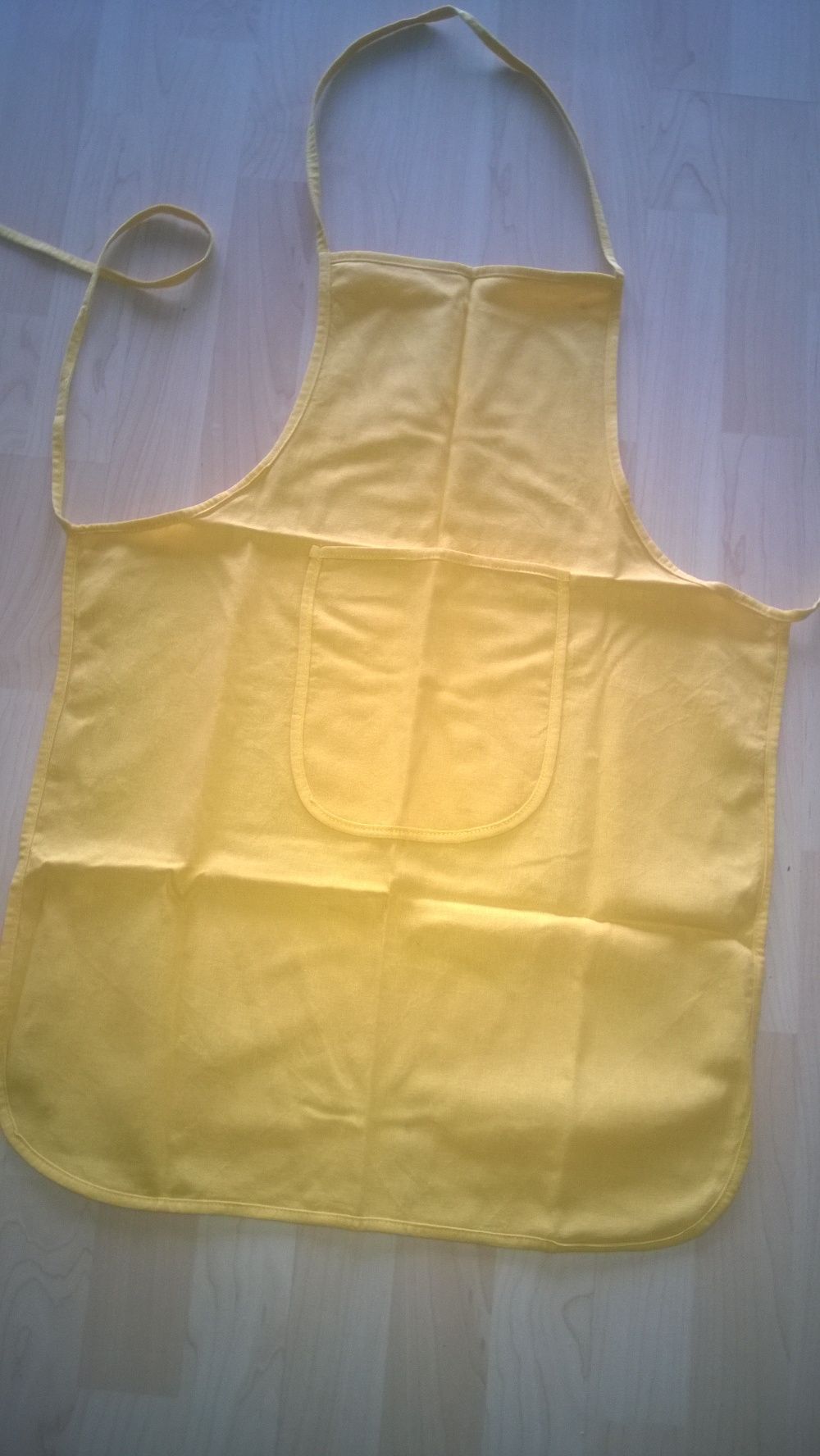 Conjunto Avental e 3 pegas amarelo, novo
