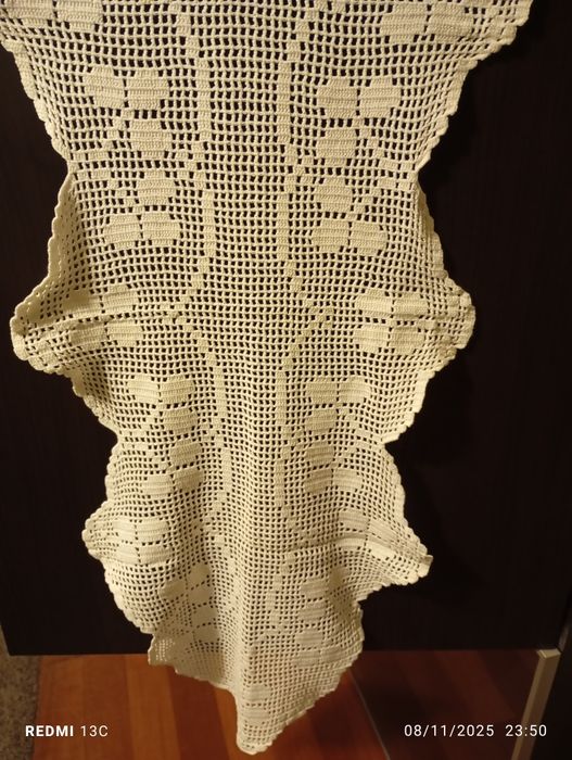 Caminho de mesa em crochê