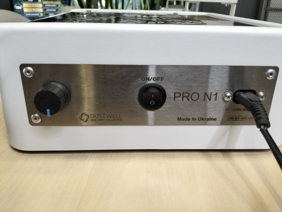 Витяжка Dustwell