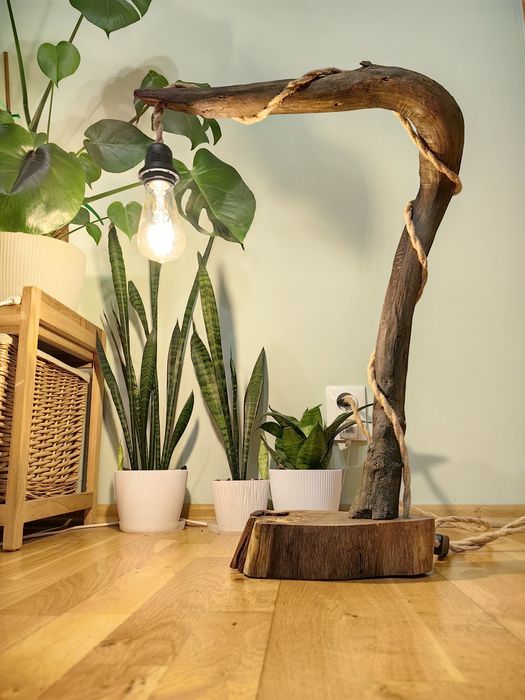 Drewniana lampka handmade