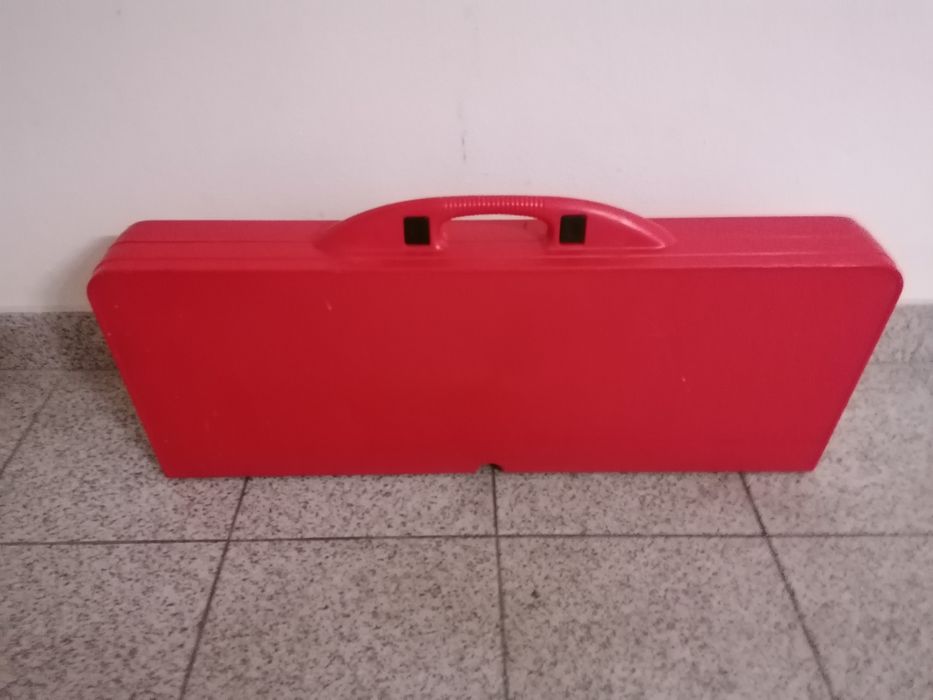 Mesa  com cadeiras dobrável e portátil