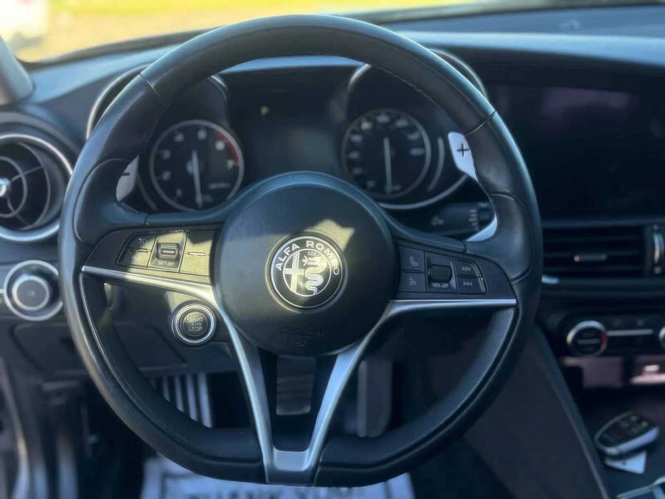 Alfa Romeo Giulia      2019