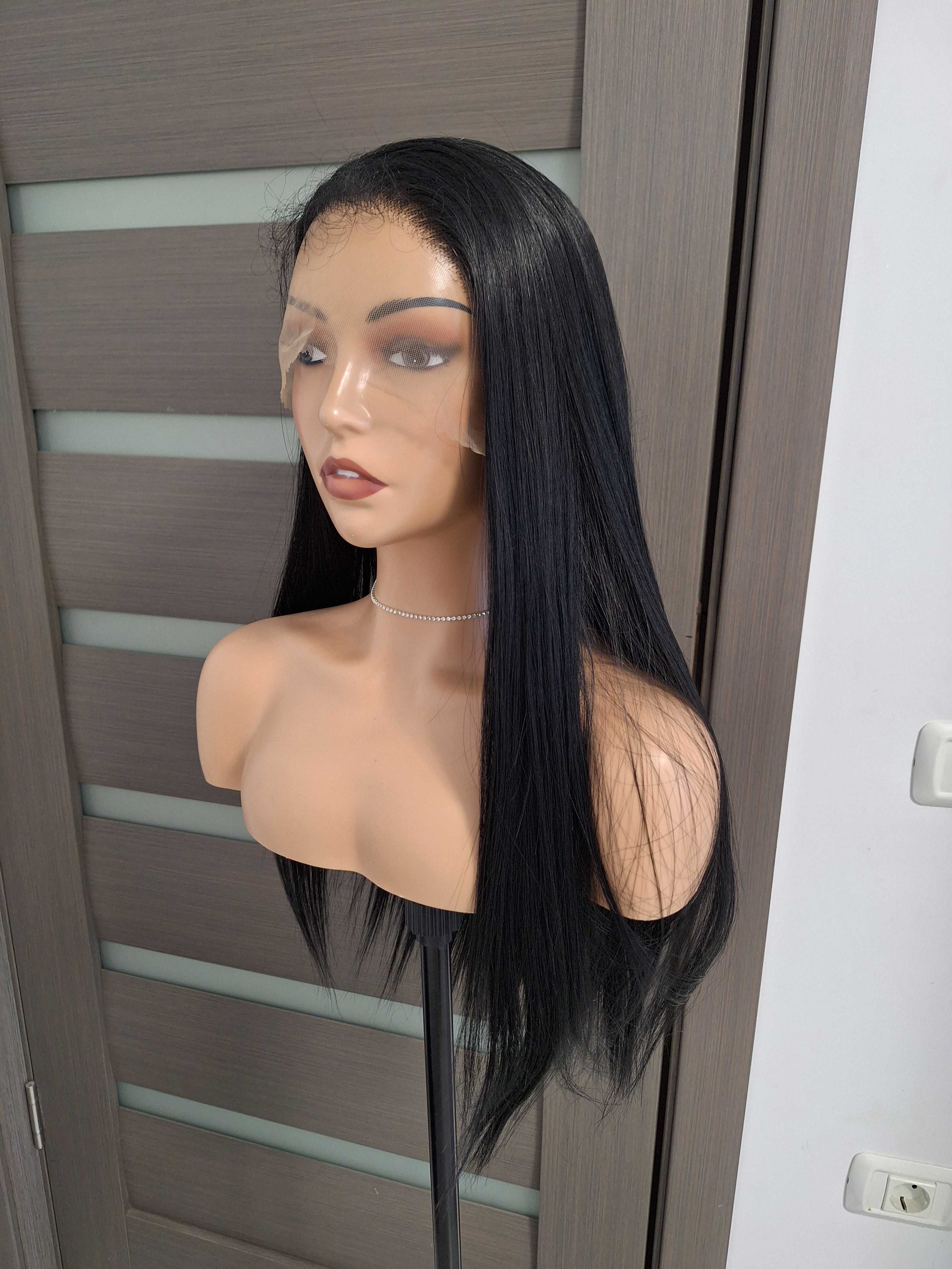 Peruca longa preta com renda